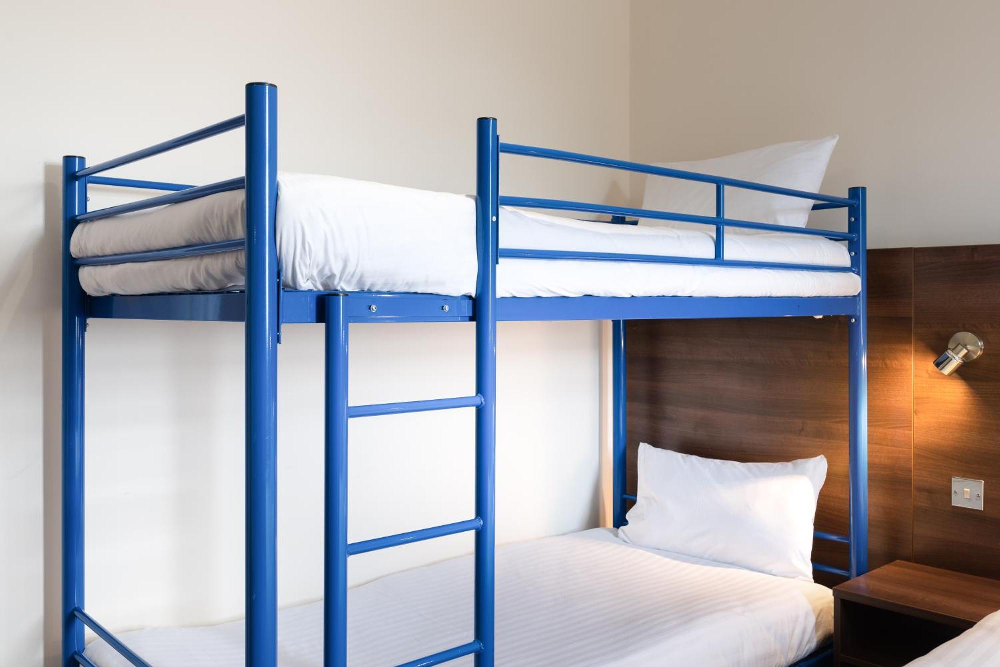 Отель Western Carlton 3*