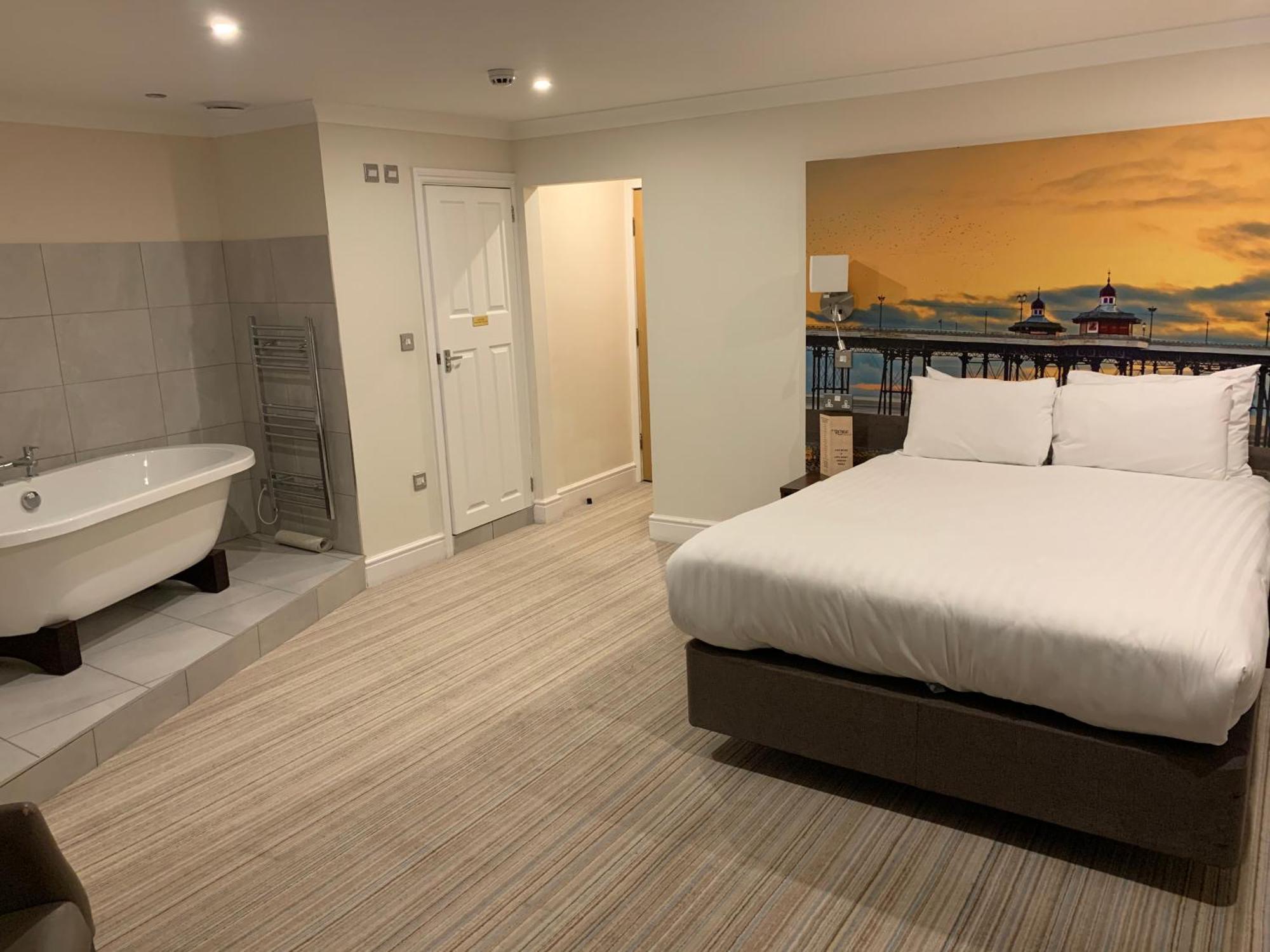 Western Carlton Отель 3*